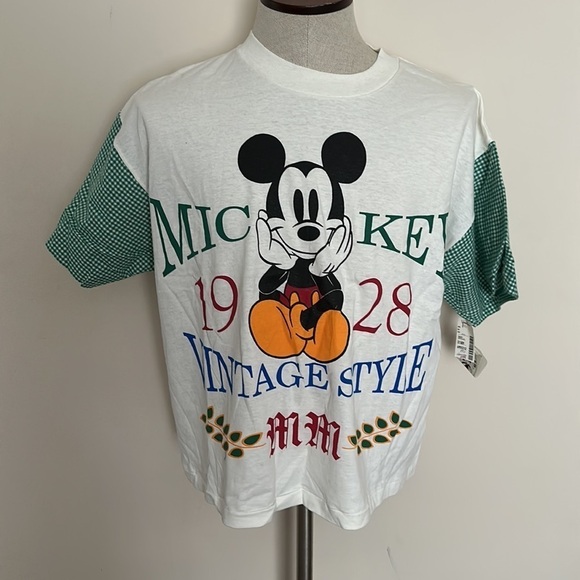 NWT! Vintage Mickey Top and Matching Shorts - Size Medium - Picture 1 of 2